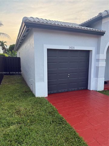 9128 SW 162nd Pl, Miami, FL 33196