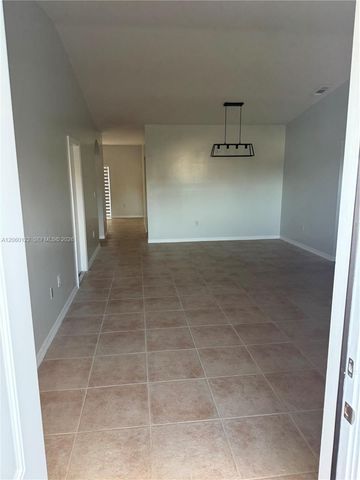 9128 SW 162nd Pl, Miami, FL 33196