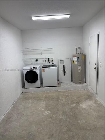 9128 SW 162nd Pl, Miami, FL 33196