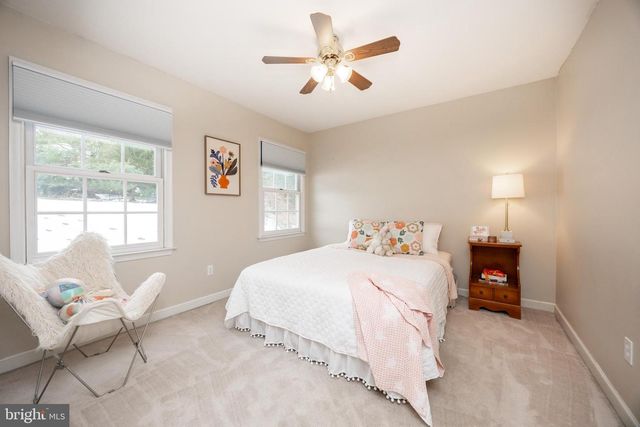 35 OAKWOOD LN, Phoenixville, PA 19460