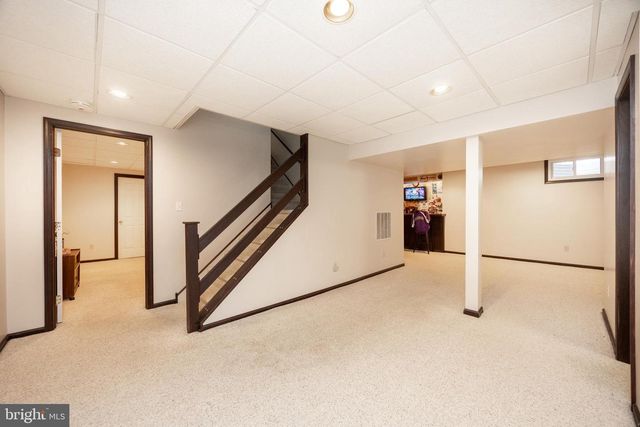 35 OAKWOOD LN, Phoenixville, PA 19460