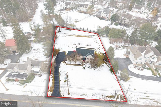 35 OAKWOOD LN, Phoenixville, PA 19460