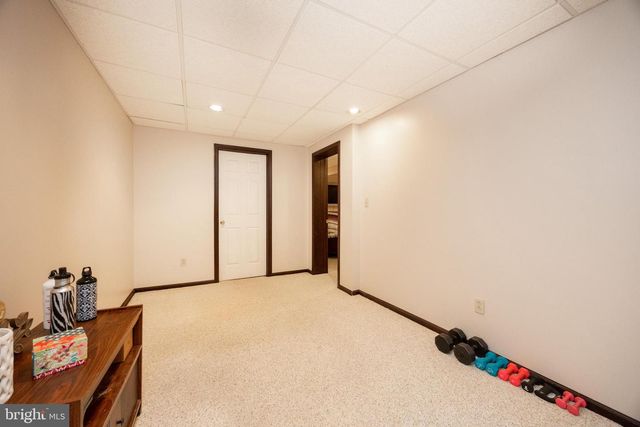 35 OAKWOOD LN, Phoenixville, PA 19460