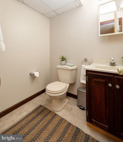 35 OAKWOOD LN, Phoenixville, PA 19460