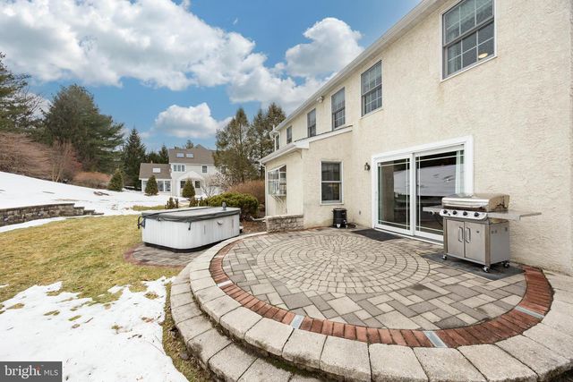 35 OAKWOOD LN, Phoenixville, PA 19460