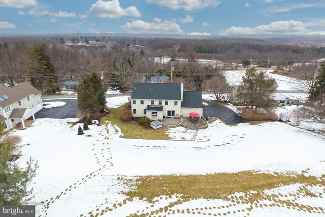 35 OAKWOOD LN, Phoenixville, PA 19460