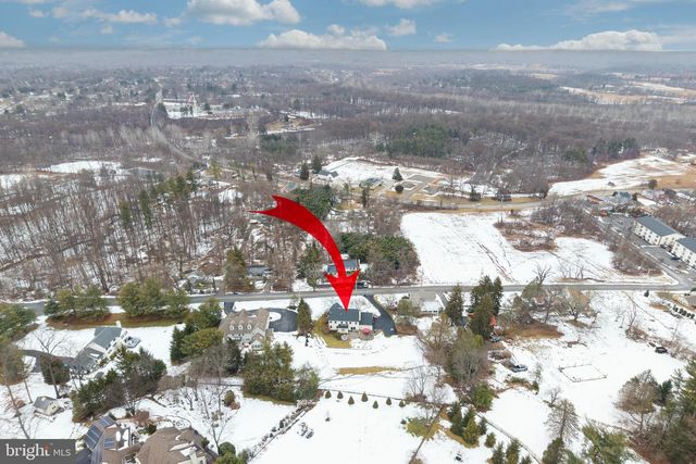 35 OAKWOOD LN, Phoenixville, PA 19460