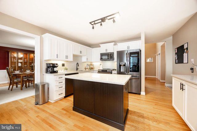 35 OAKWOOD LN, Phoenixville, PA 19460