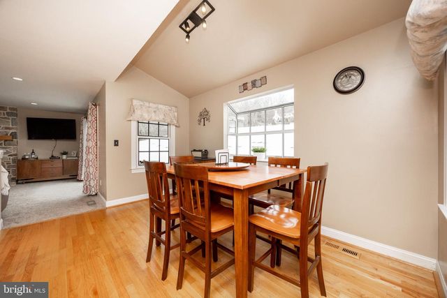 35 OAKWOOD LN, Phoenixville, PA 19460