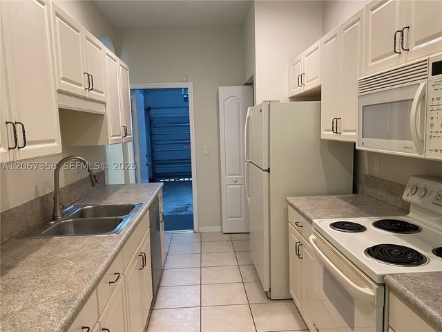 112 Wakulla Springs Way, Royal Palm Beach, FL 33411