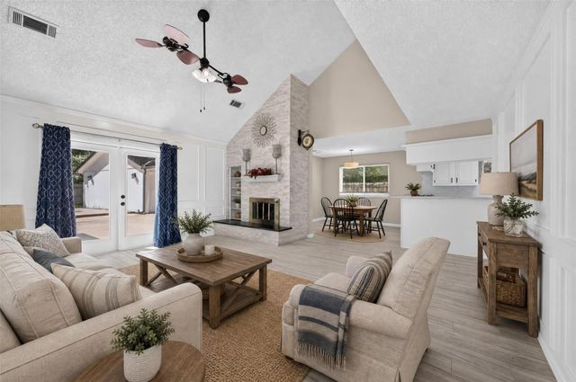6527 Apple Valley Lane, Houston, TX 77069