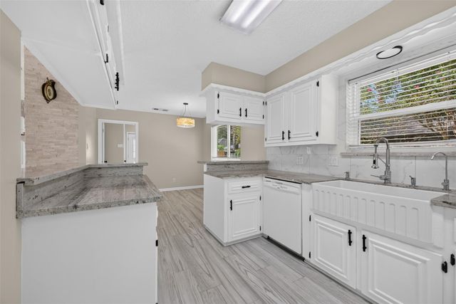 6527 Apple Valley Lane, Houston, TX 77069