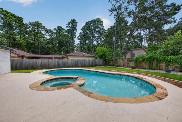 6527 Apple Valley Lane, Houston, TX 77069