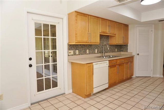 6065 W Croyden Circle, Crystal River, FL 34429