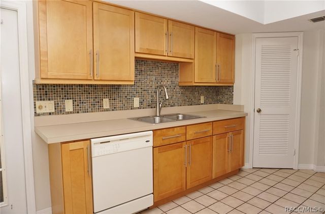 6065 W Croyden Circle, Crystal River, FL 34429