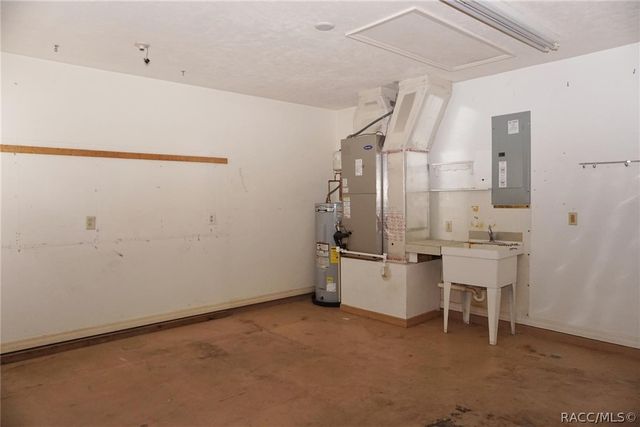 6065 W Croyden Circle, Crystal River, FL 34429