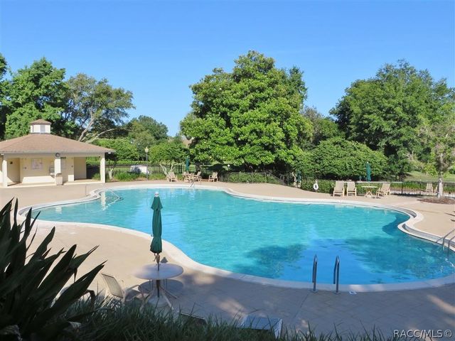 6065 W Croyden Circle, Crystal River, FL 34429