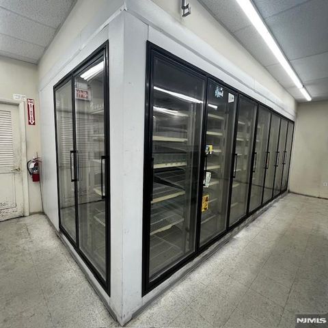 60 W Church Street, Bergenfield, NJ 07621