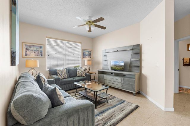 143 Hamilton Terrace, Royal Palm Beach, FL 33414