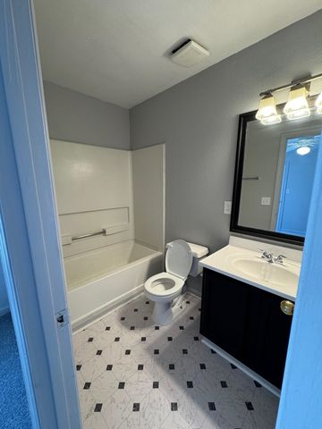 215 Dixie Dr Apt D, Tallahassee, FL 32304