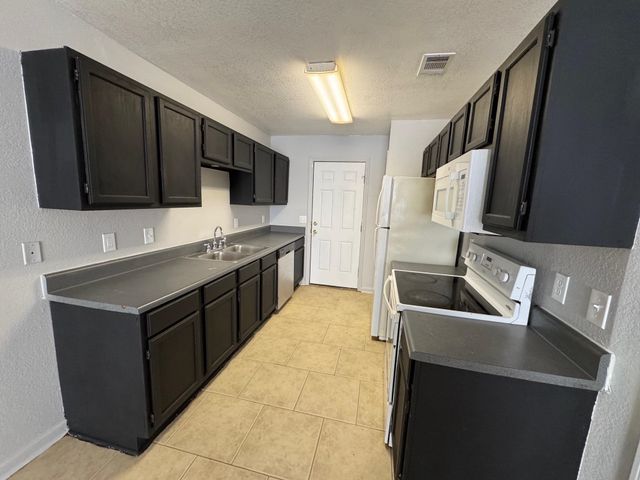 215 Dixie Dr Apt D, Tallahassee, FL 32304