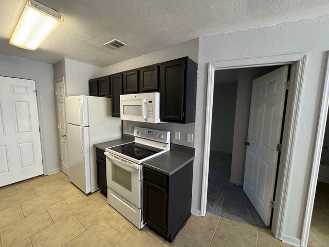 215 Dixie Dr Apt D, Tallahassee, FL 32304