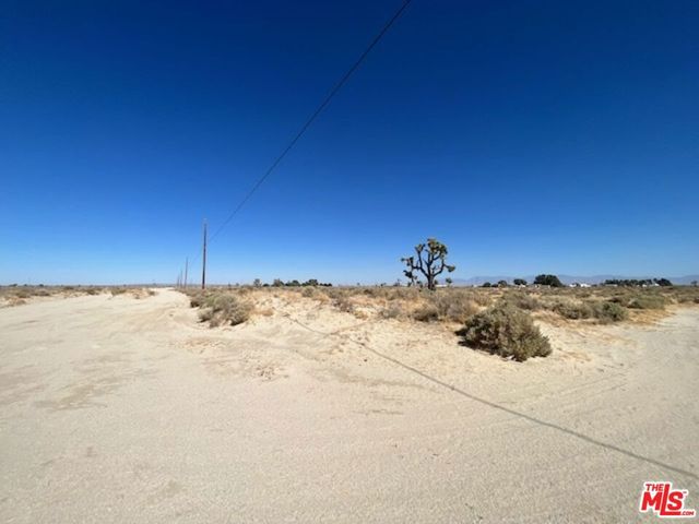 27 th. Str. E Avenue E-8, Lancaster, CA 93535