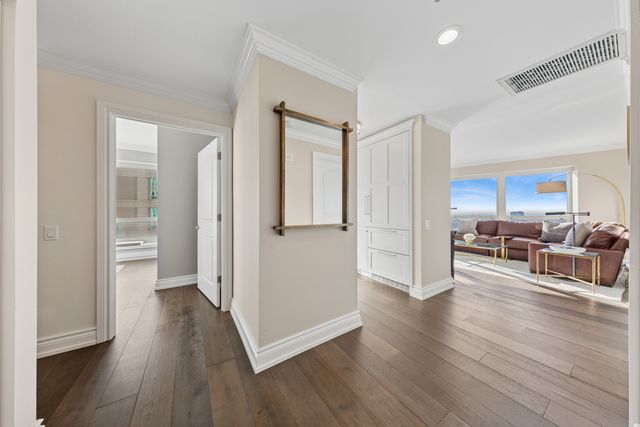 57 E Delaware Place 3906, Chicago, IL 60611