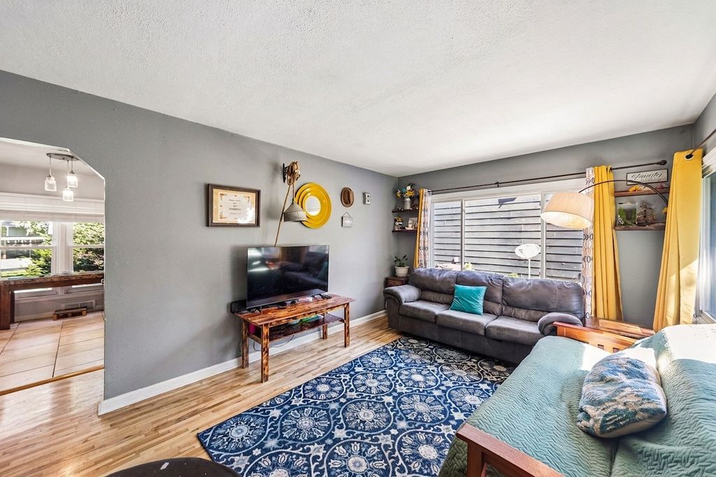 3826 52nd Street, Des Moines, IA 50310