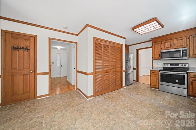 6520 Dougherty Drive, Charlotte, NC 28213