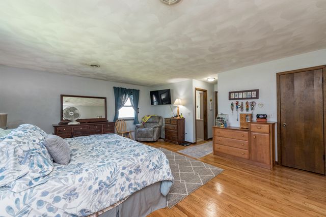 411 Thompson Avenue, Winthrop Harbor, IL 60096