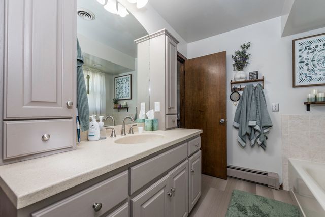 411 Thompson Avenue, Winthrop Harbor, IL 60096