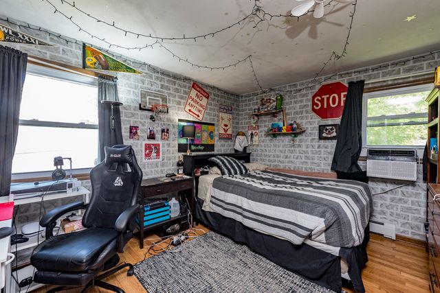 411 Thompson Avenue, Winthrop Harbor, IL 60096