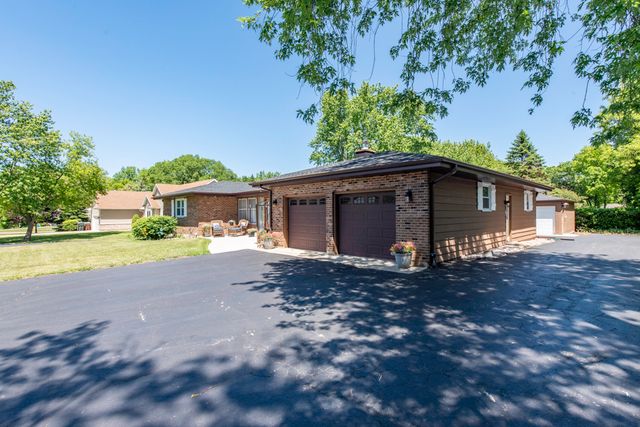 411 Thompson Avenue, Winthrop Harbor, IL 60096