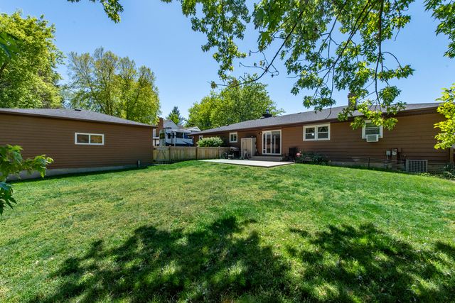 411 Thompson Avenue, Winthrop Harbor, IL 60096