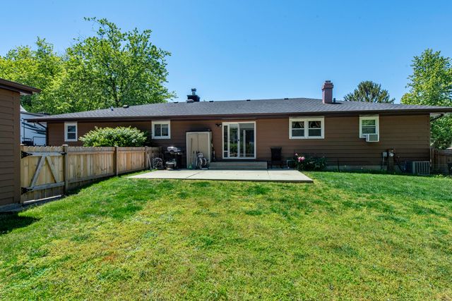 411 Thompson Avenue, Winthrop Harbor, IL 60096