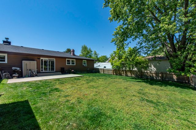 411 Thompson Avenue, Winthrop Harbor, IL 60096