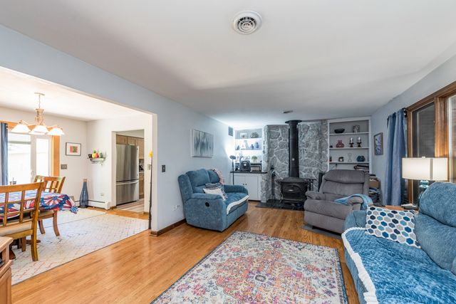 411 Thompson Avenue, Winthrop Harbor, IL 60096