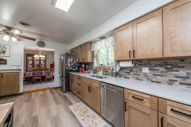 411 Thompson Avenue, Winthrop Harbor, IL 60096