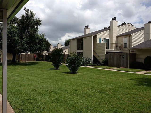 6401 Deihl Road 202, Houston, TX 77092