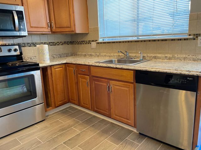 6401 Deihl Road 202, Houston, TX 77092
