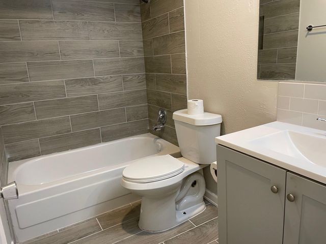 6401 Deihl Road 202, Houston, TX 77092