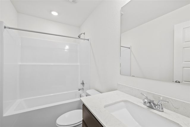 111 Adaline Bend, Mcgregor, TX 76657