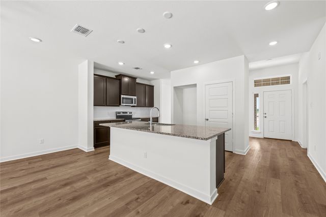 111 Adaline Bend, Mcgregor, TX 76657