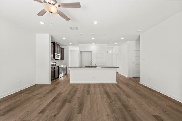 111 Adaline Bend, Mcgregor, TX 76657