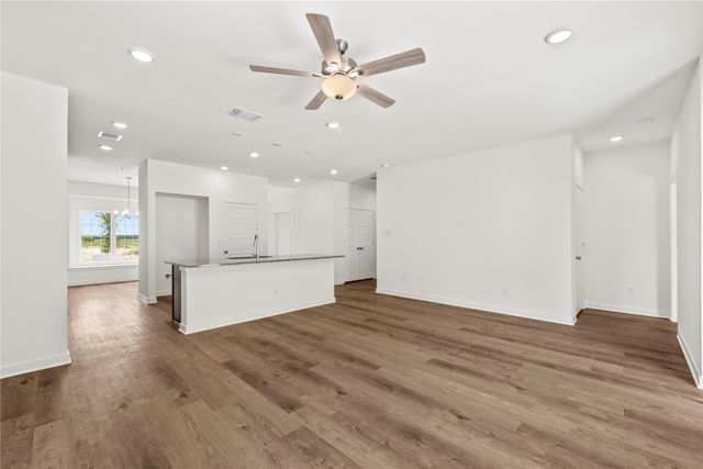 111 Adaline Bend, Mcgregor, TX 76657