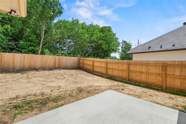 111 Adaline Bend, Mcgregor, TX 76657