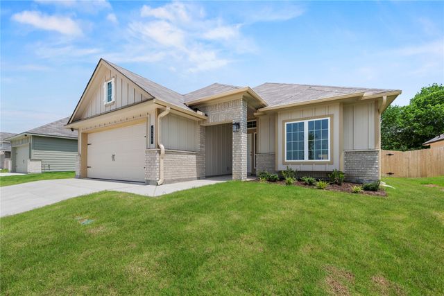 111 Adaline Bend, Mcgregor, TX 76657