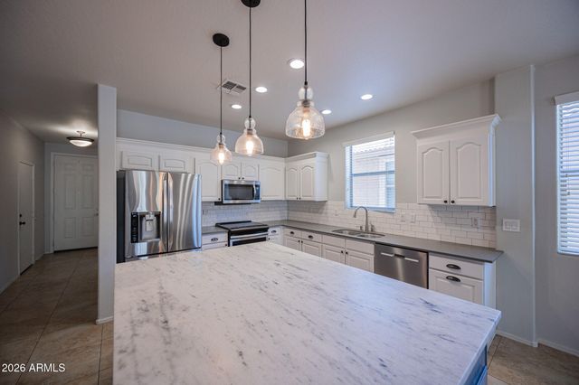 1861 E PATRICK Lane, Phoenix, AZ 85024