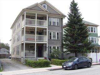 412 Grafton St 1, Worcester, MA 01604
